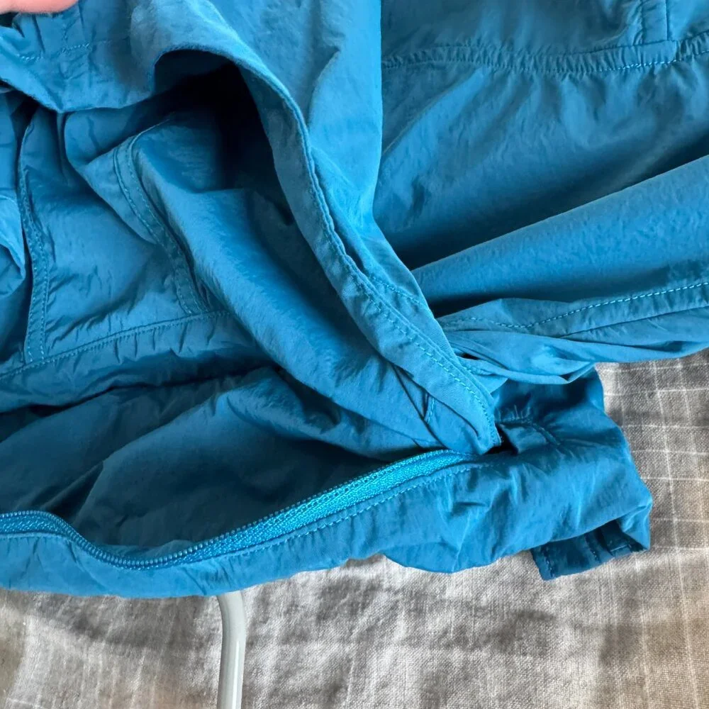 Lululemon Evergreen Cropped Anorak in Hawaiian Blue